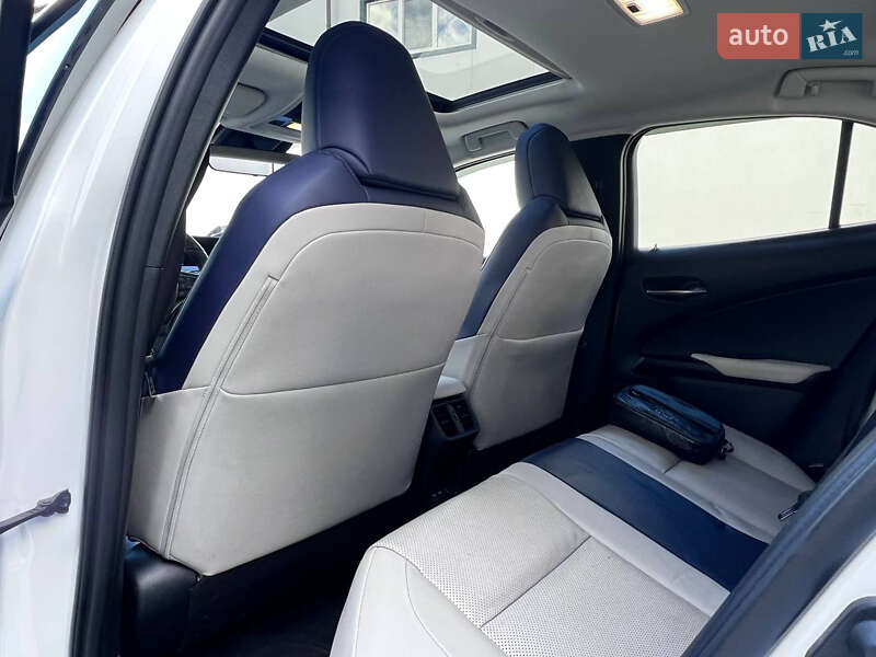 Позашляховик / Кросовер Lexus UX 2022 в Вінниці