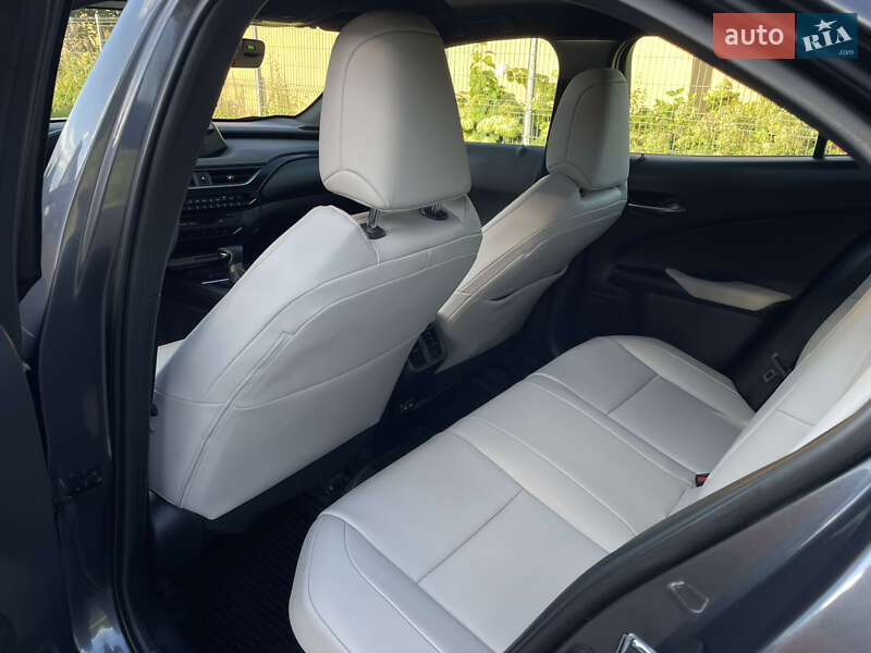 Позашляховик / Кросовер Lexus UX 2022 в Львові