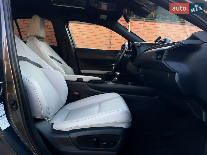 Позашляховик / Кросовер Lexus UX 2022 в Львові