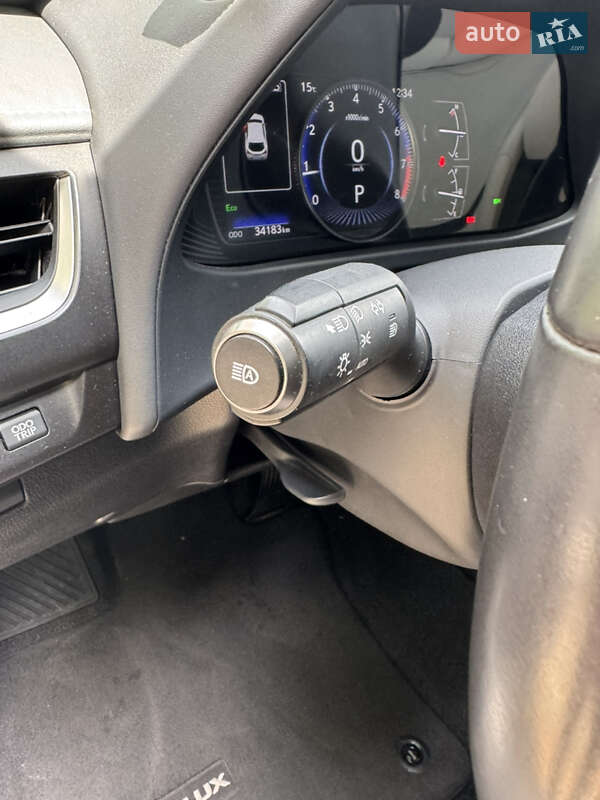 Внедорожник / Кроссовер Lexus UX 2020 в Львове