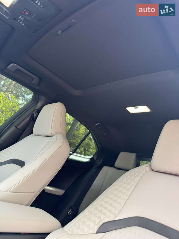 Внедорожник / Кроссовер Lexus UX 2020 в Львове