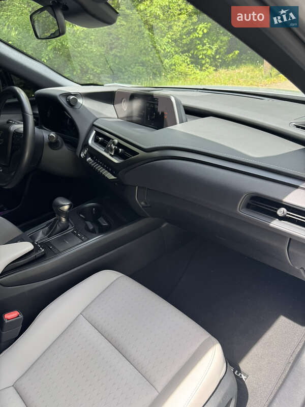 Внедорожник / Кроссовер Lexus UX 2020 в Львове