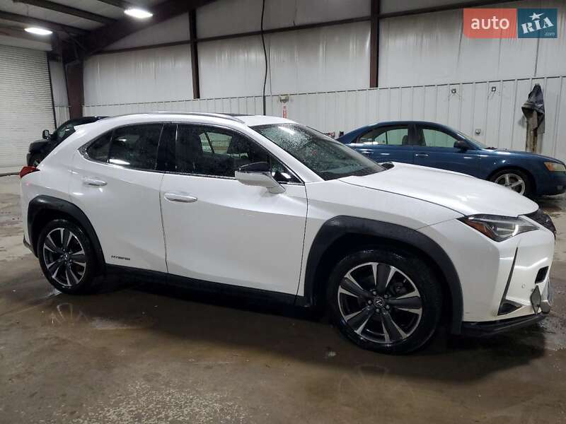 Внедорожник / Кроссовер Lexus UX 2020 в Киеве