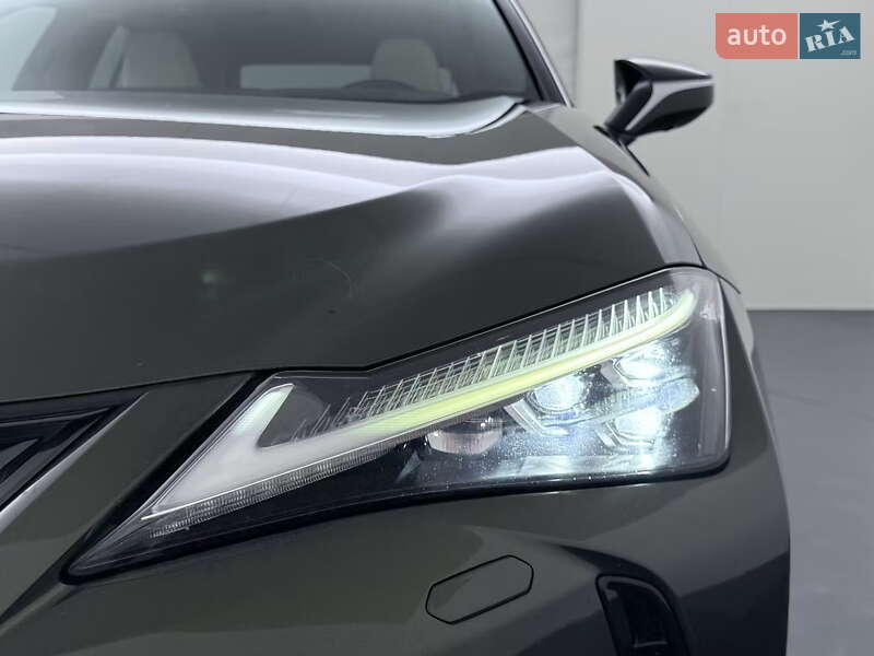 Внедорожник / Кроссовер Lexus UX 2021 в Днепре