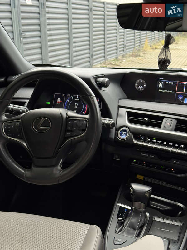 Внедорожник / Кроссовер Lexus UX 2020 в Киеве