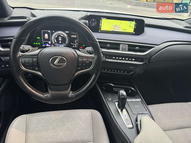 Внедорожник / Кроссовер Lexus UX 2022 в Хмельницком