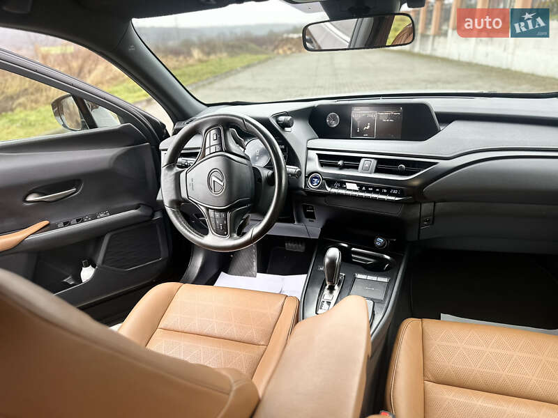 Позашляховик / Кросовер Lexus UX 2021 в Дрогобичі