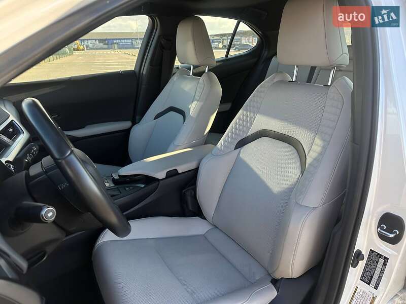 Внедорожник / Кроссовер Lexus UX 2020 в Одессе
