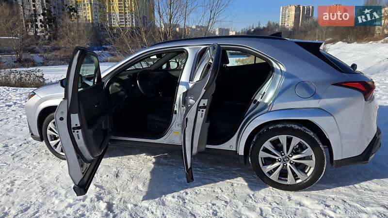 Внедорожник / Кроссовер Lexus UX 2023 в Киеве