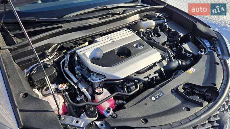 Внедорожник / Кроссовер Lexus UX 2023 в Киеве