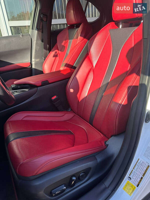 Внедорожник / Кроссовер Lexus UX 2019 в Одессе