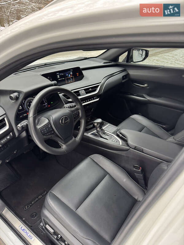 Внедорожник / Кроссовер Lexus UX 2019 в Киеве