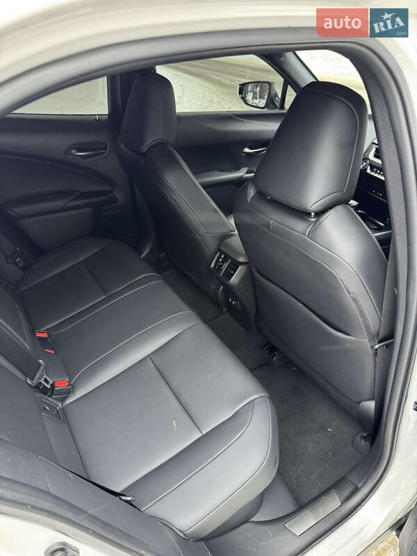 Внедорожник / Кроссовер Lexus UX 2019 в Киеве