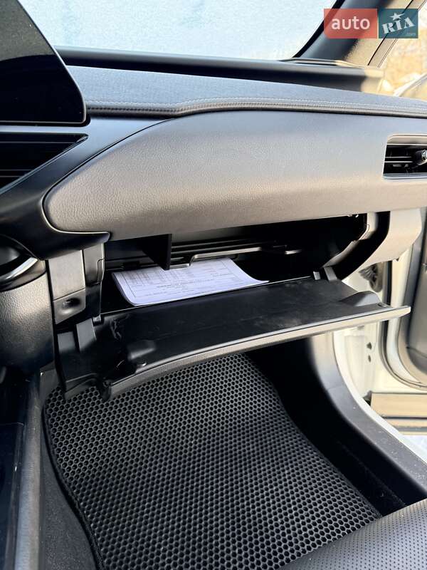 Внедорожник / Кроссовер Lexus UX 2022 в Сумах