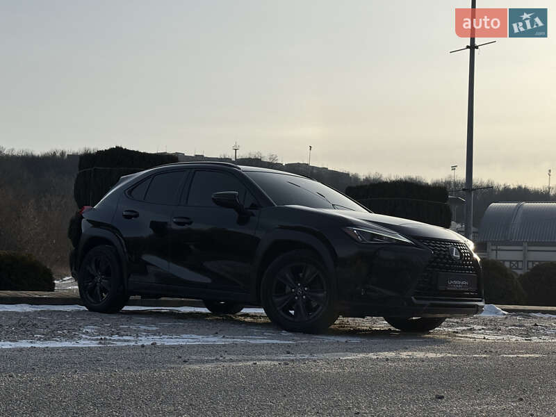 Позашляховик / Кросовер Lexus UX 2020 в Дніпрі