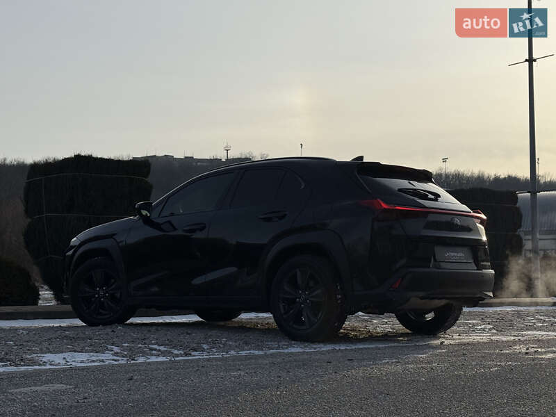 Позашляховик / Кросовер Lexus UX 2020 в Дніпрі