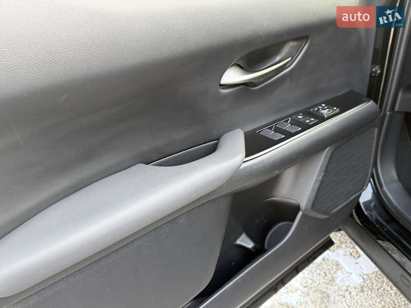 Позашляховик / Кросовер Lexus UX 2020 в Дніпрі