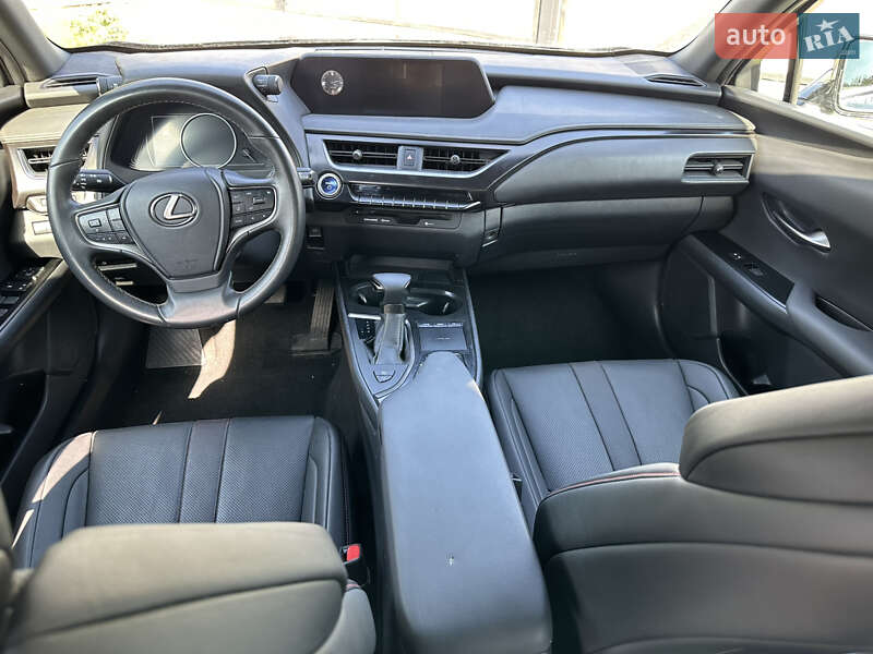 Позашляховик / Кросовер Lexus UX 2020 в Нововолинську