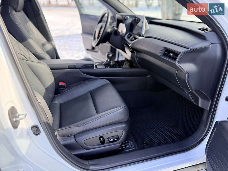 Позашляховик / Кросовер Lexus UX 2022 в Києві