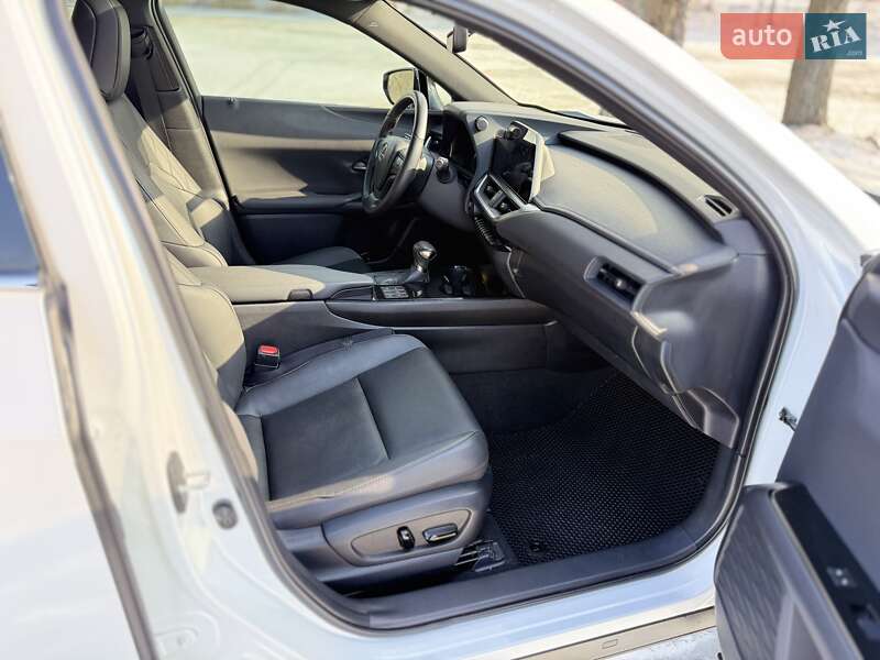 Позашляховик / Кросовер Lexus UX 2022 в Києві