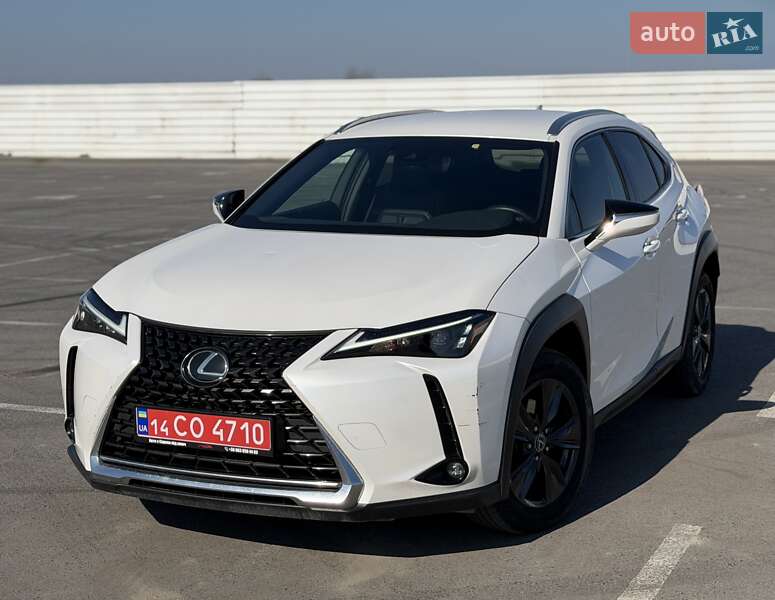 Lexus UX 2023