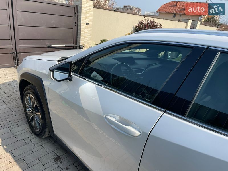 Внедорожник / Кроссовер Lexus UX 2020 в Ужгороде