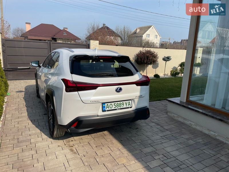 Внедорожник / Кроссовер Lexus UX 2020 в Ужгороде
