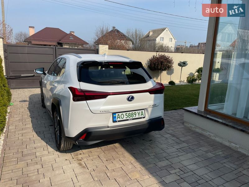 Внедорожник / Кроссовер Lexus UX 2020 в Ужгороде