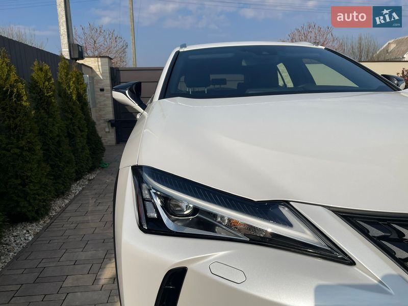 Внедорожник / Кроссовер Lexus UX 2020 в Ужгороде