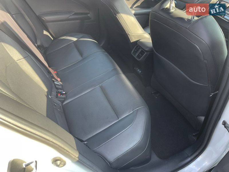 Внедорожник / Кроссовер Lexus UX 2020 в Ужгороде