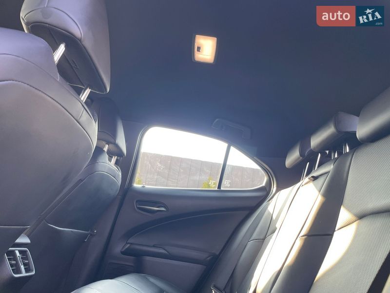 Внедорожник / Кроссовер Lexus UX 2020 в Ужгороде