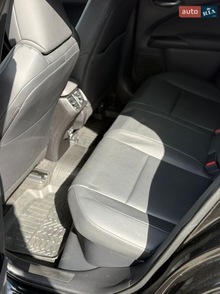 Позашляховик / Кросовер Lexus UX 2021 в Києві