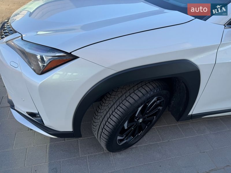 Внедорожник / Кроссовер Lexus UX 2022 в Хмельницком