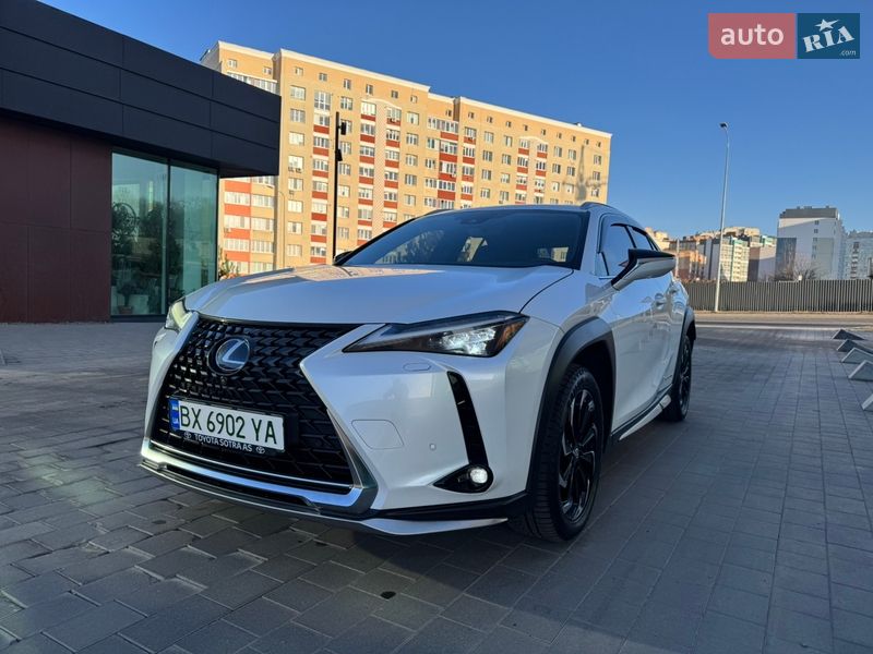 Внедорожник / Кроссовер Lexus UX 2022 в Хмельницком