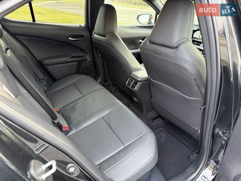 Позашляховик / Кросовер Lexus UX 2023 в Львові