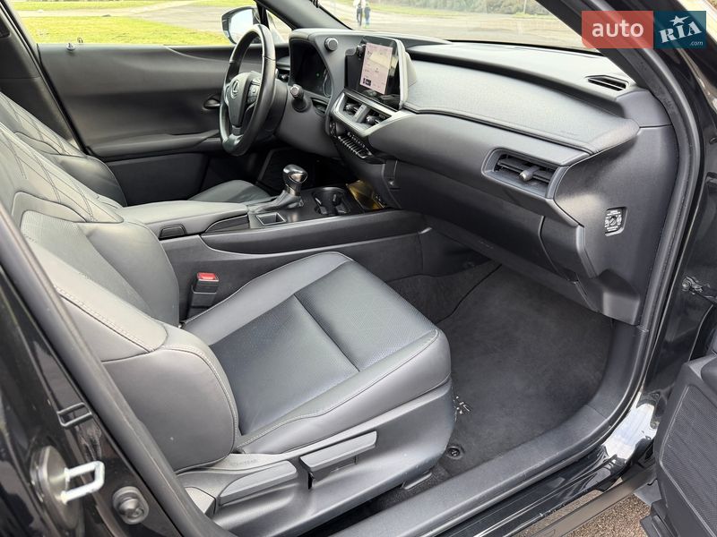 Позашляховик / Кросовер Lexus UX 2023 в Львові