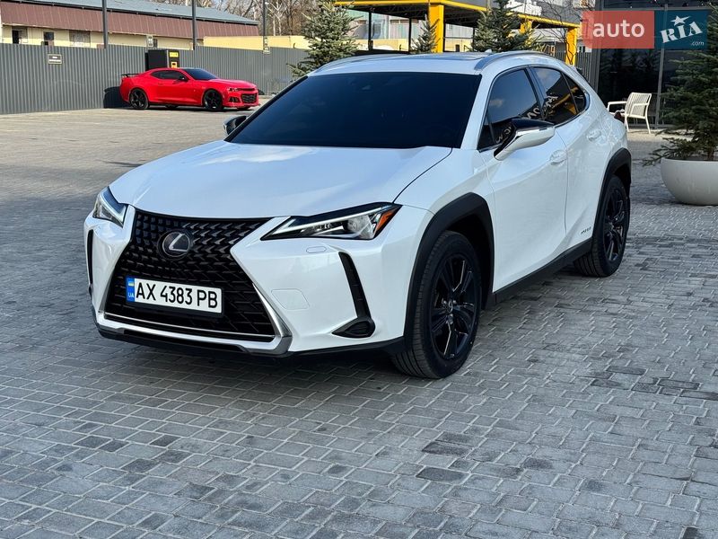 Lexus UX 2020