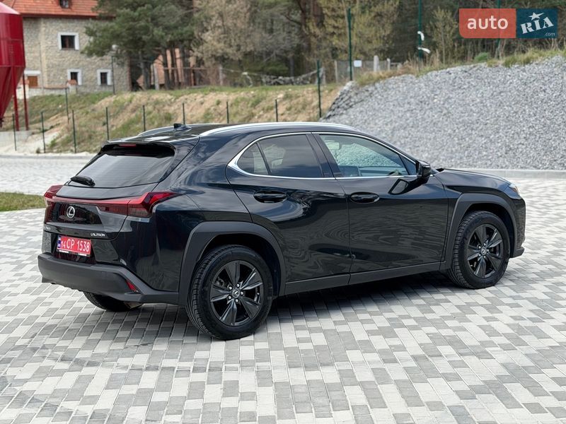 Позашляховик / Кросовер Lexus UX 2023 в Львові