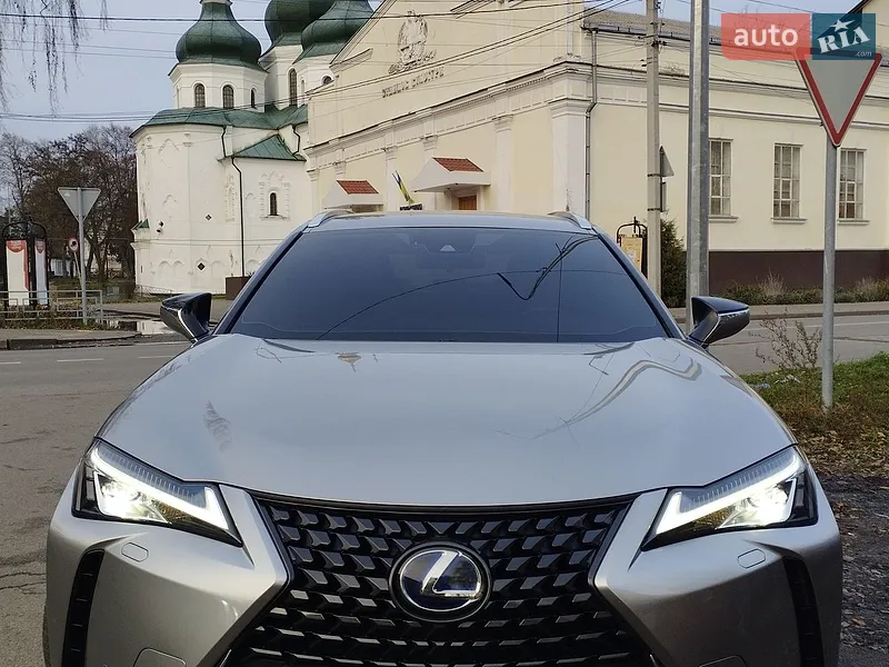 Lexus UX 2020