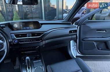 Внедорожник / Кроссовер Lexus UX 2021 в Киеве