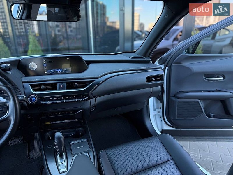 Внедорожник / Кроссовер Lexus UX 2021 в Киеве