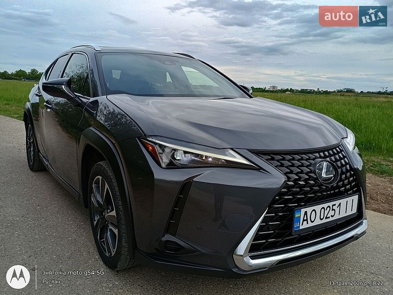Lexus UX 2022