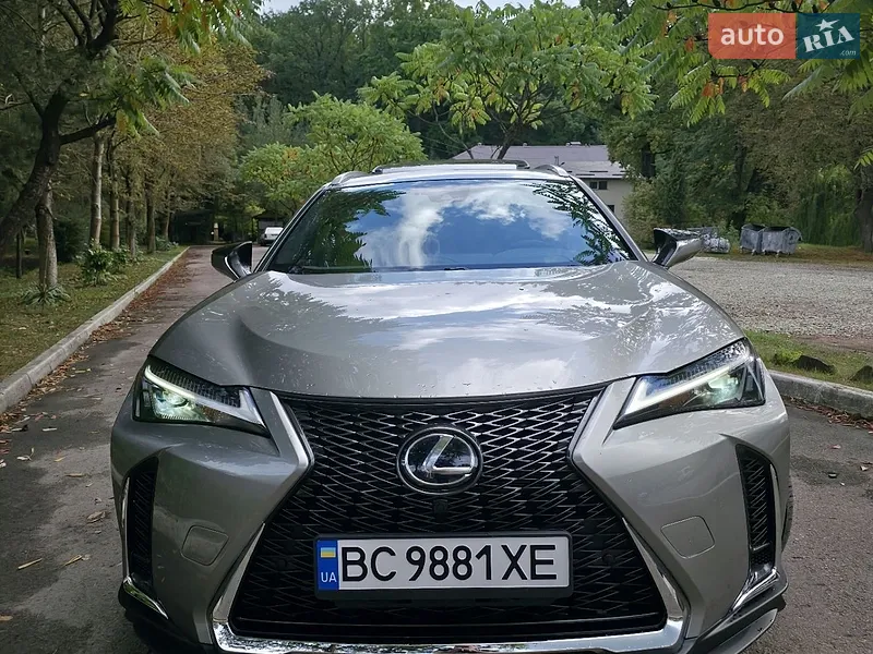 Lexus UX 2020