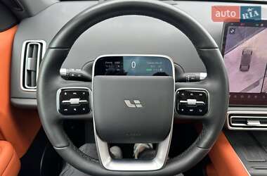 Внедорожник / Кроссовер Li Auto L6 2024 в 