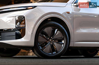Внедорожник / Кроссовер Li Auto L6 2025 в 