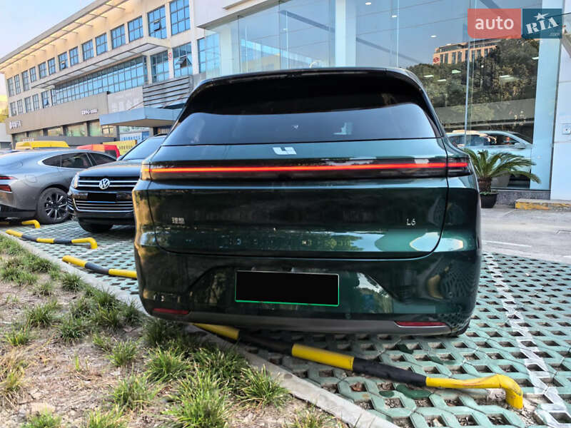 Внедорожник / Кроссовер Li Auto L6 2024 в Киеве