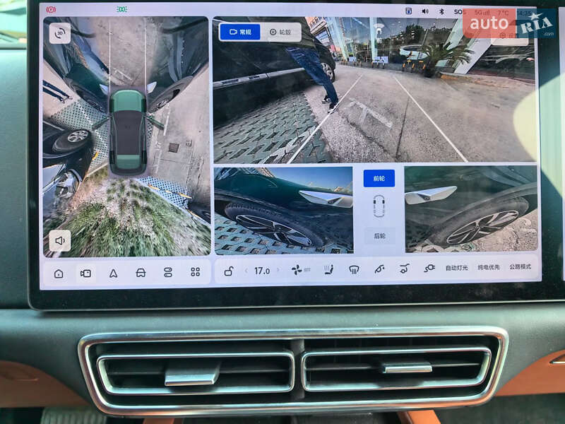 Внедорожник / Кроссовер Li Auto L6 2024 в Киеве