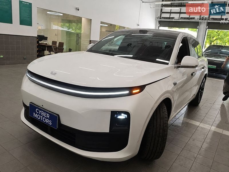 Внедорожник / Кроссовер Li Auto L6 2025 в Киеве
