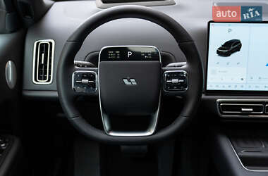 Внедорожник / Кроссовер Li Auto L7 2025 в 