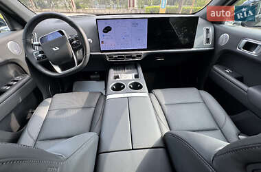 Внедорожник / Кроссовер Li Auto L7 2024 в 